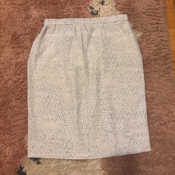 NWT Calvin Klein Stretch Pencil Skirt Womens Sz M Gray/White Lightweight $79.50 - Picture 2 of 8